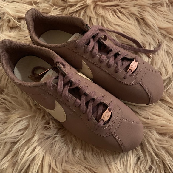 nike cortez peach and gold